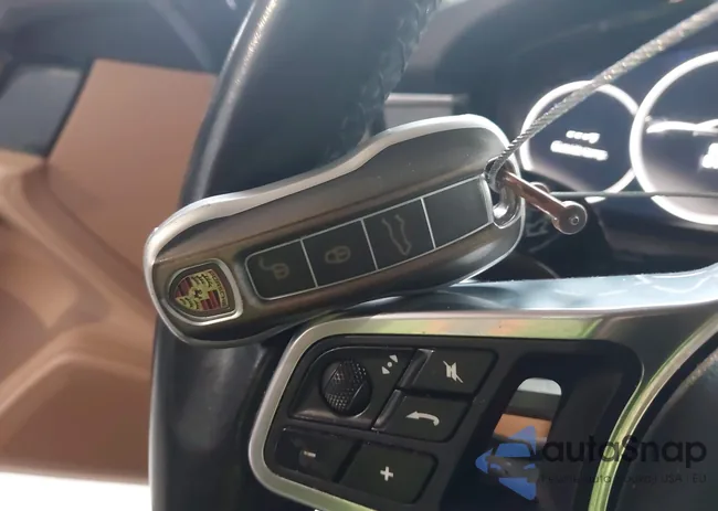 WP0AE2A73JL128262: 41841905