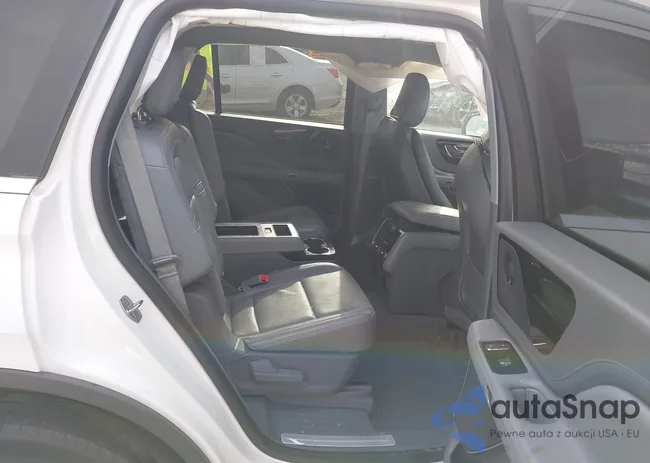 5LM5J7WC1MGL09155: 41843466