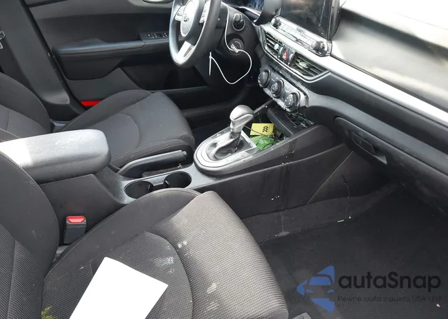 3KPF24AD4LE206902: 41844636