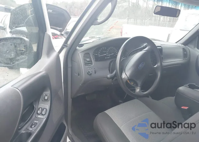 1FTYR44UX3TA45611: 41844768