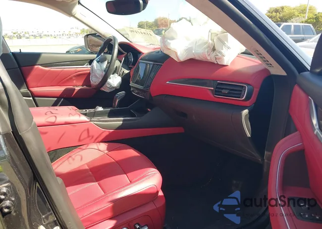 ZN661YUM3PX429958: 41844196