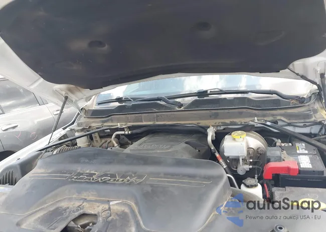 3C6UR5HJ3NG202553: 41845647