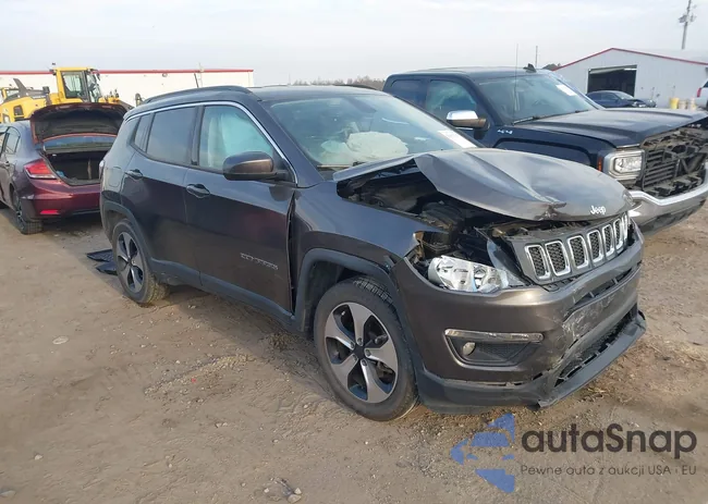 3C4NJCBB3JT182137: 41846343