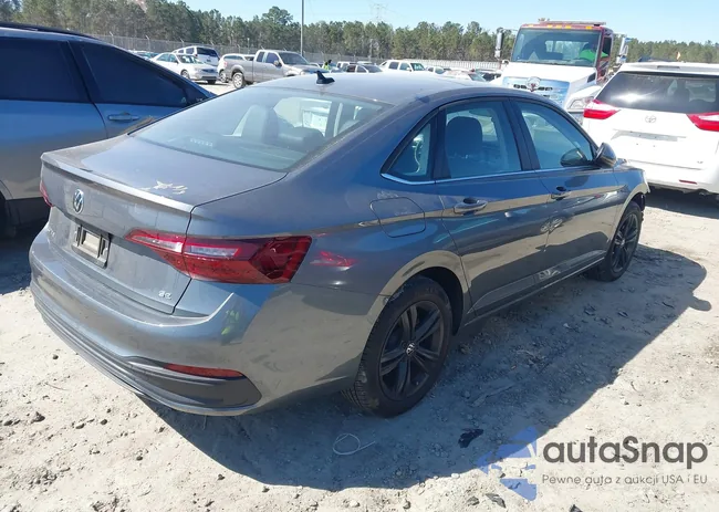 3VW7M7BU4RM046014: 41848153