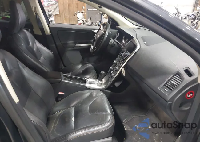 YV4952DZ7C2278025: 41849438