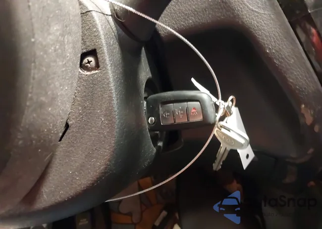 JN8AT2MV1HW013740: 41851276