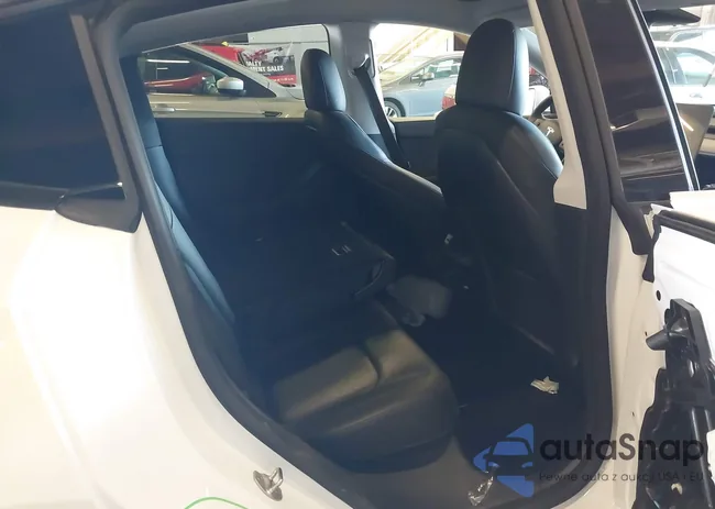 5YJYGDEF4MF263473: 41851083