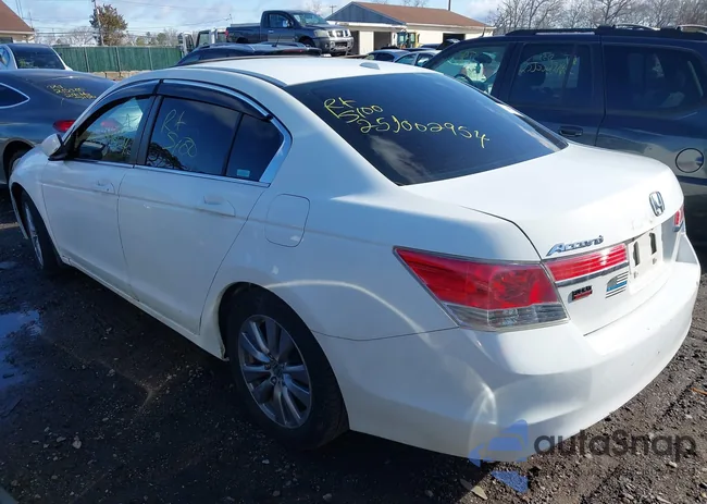 1HGCP2F80BA155731: 41851184