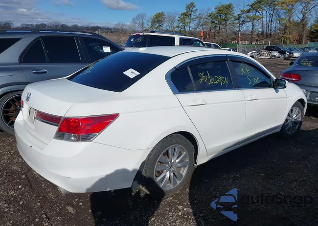 1HGCP2F80BA155731: 41851184