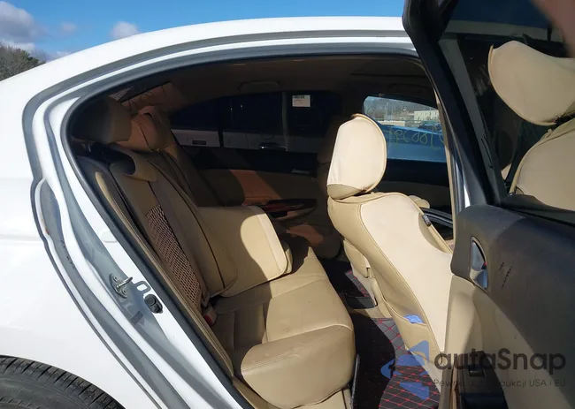 1HGCP2F80BA155731: 41851184