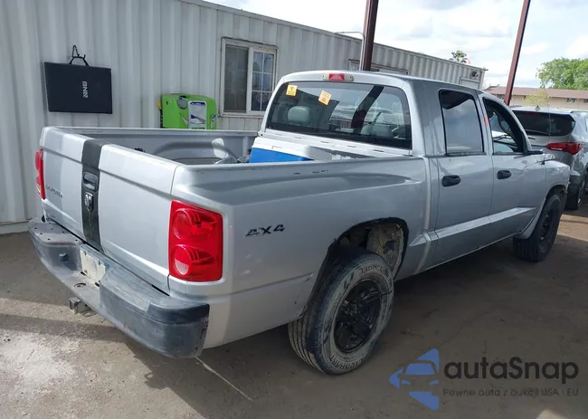 1D3HW38K18S590757: 41857528