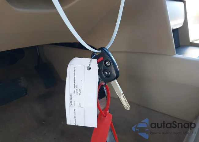 1HGCP2F62BA115875: 41861653