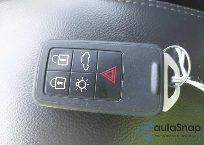 YV126MFL0J2455110: 41862366