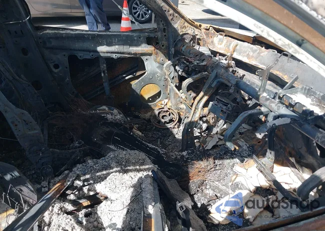 JM3KE2CY5G0883635: 41862615