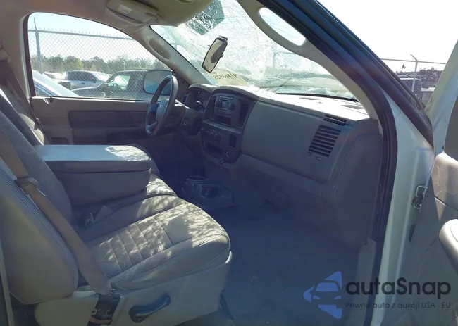 1D7HU16N38J238002: 41863528