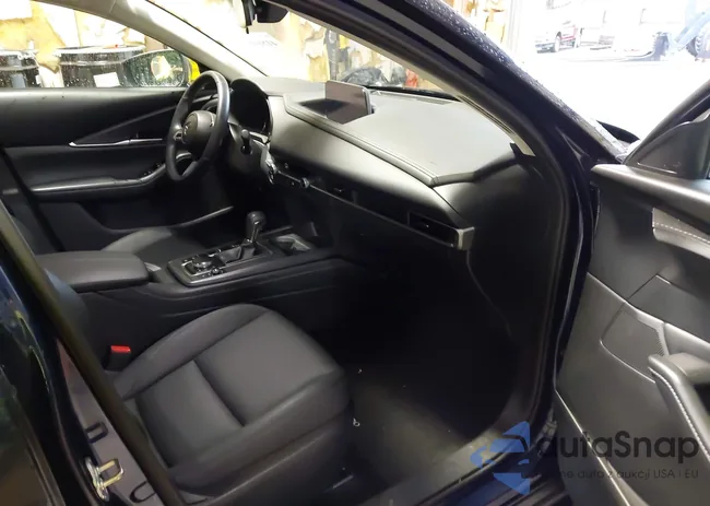 3MVDMBBL0NM440747: 41864038