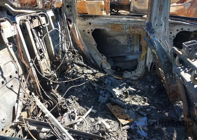 1C4RJYB63N8756676: 41865316