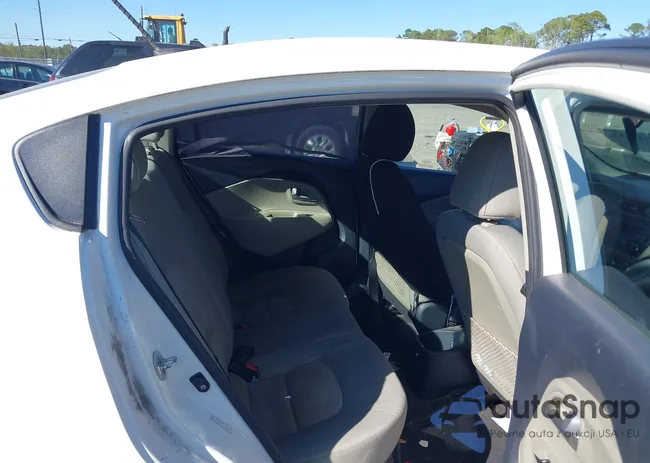 KNADM4A37G6542089: 41865376