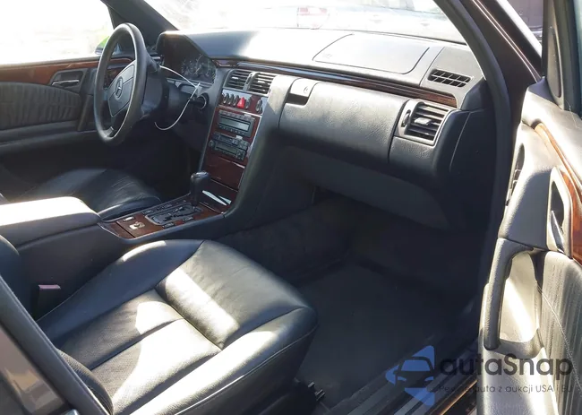 WDBJF55F7VA402305: 41865470