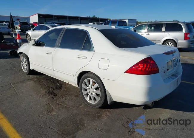 1HGCM66576A013761: 41865576