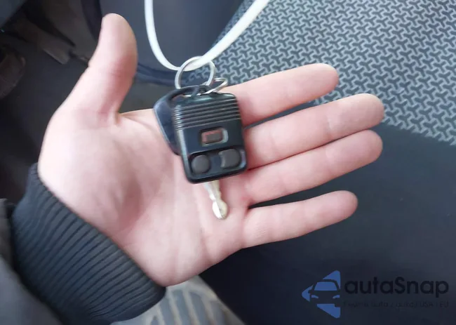 1FBNE31L18DA20963: 41869182