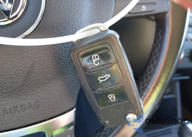 WVGAV7AX5FW571544: 41870337