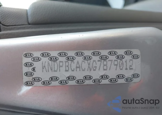 KNDPBCACXG7879012: 41871568