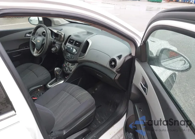 1G1JC5SH4E4176196: 41870801