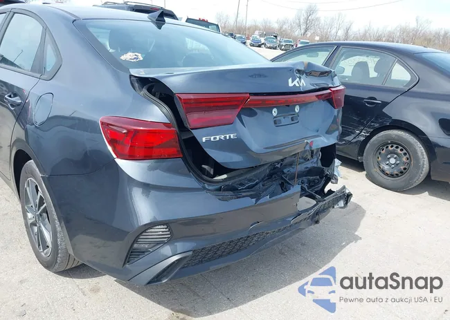 3KPF24AD2PE551187: 41875230