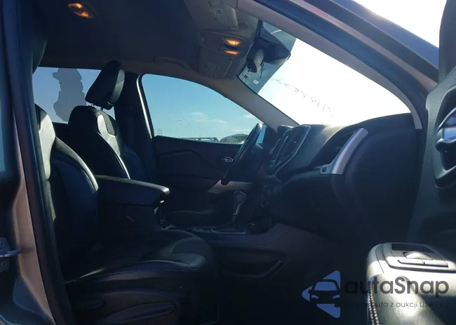 1C4PJMLB7JD576453: 41875382