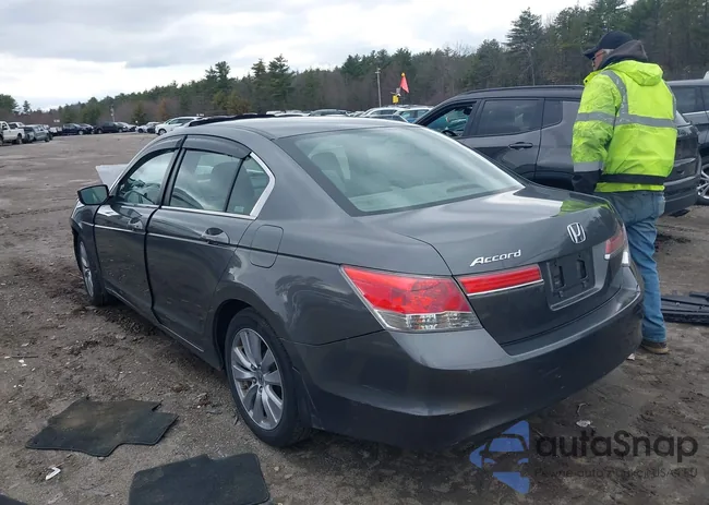 1HGCP2F75BA073517: 41875713