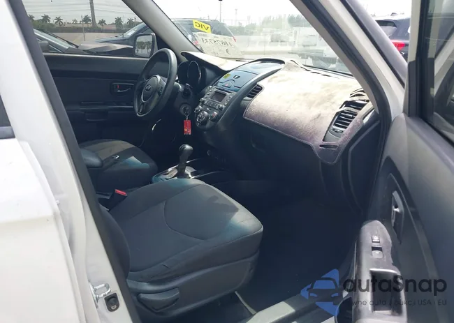 KNDJT2A26B7307724: 41875733