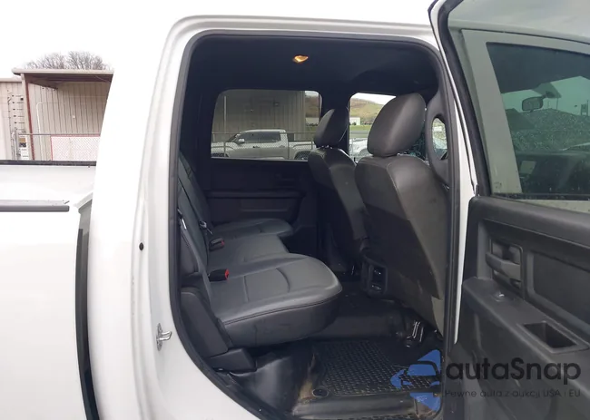 3C6UR5CL2MG669244: 41878747