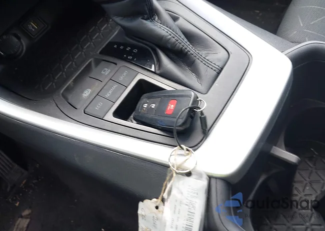 2T3W1RFVXRC286299: 41879322