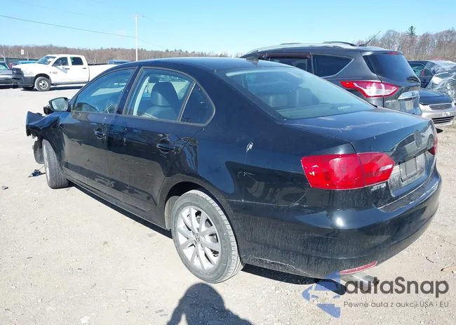 3VWBZ7AJ9BM084069: 41878915