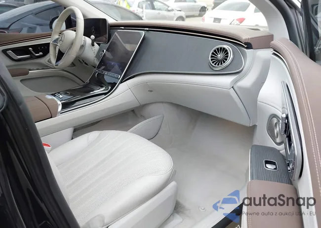 W1KCG2DB0PA032876: 41880188