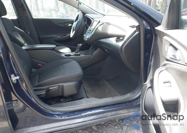 1G1ZB5ST3GF204541: 41880728