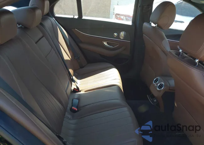 WDDZF4JB6HA090960: 41882472