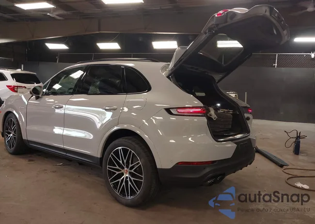 WP1AE2AY2SDA16359: 41886547