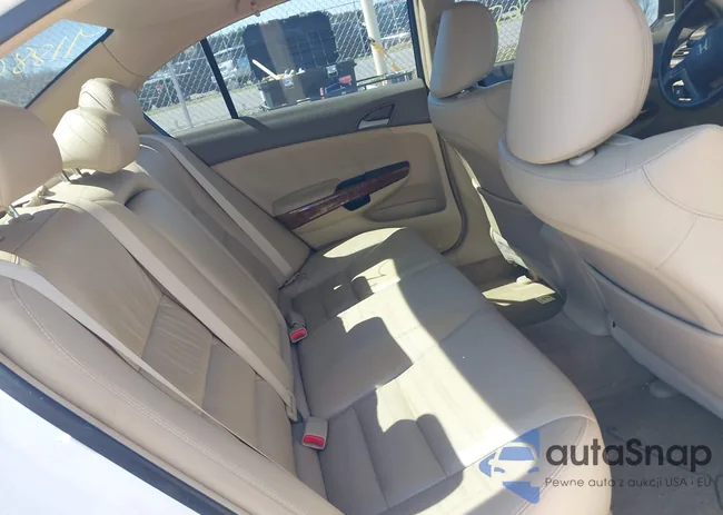 1HGCP26819A142108: 41886653