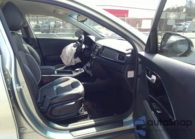 KNDCC3LG4K5014875: 41888602