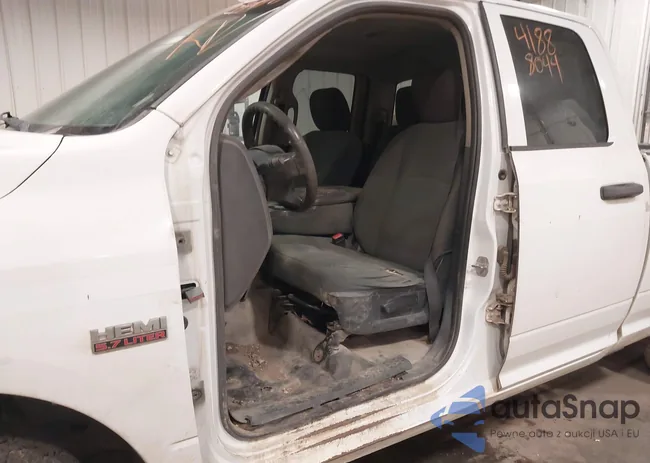 1C6RR7FT5ES323647: 41888044