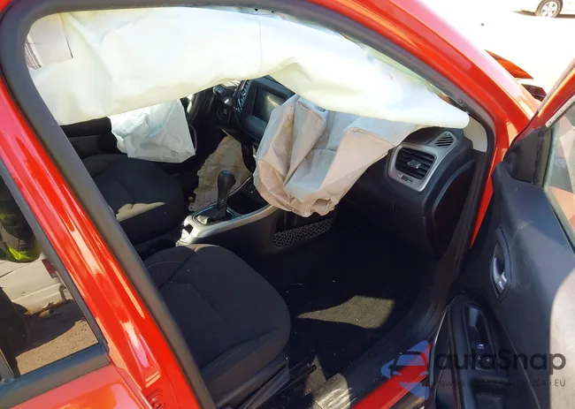 3C4NJCAB0KT820086: 41891230