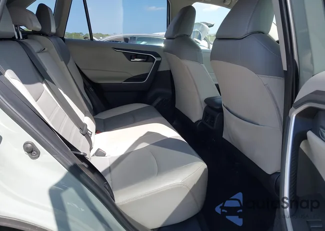 JTMC1RFV5KD014585: 41890795