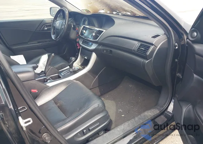 1HGCR2F87DA248937: 41892146