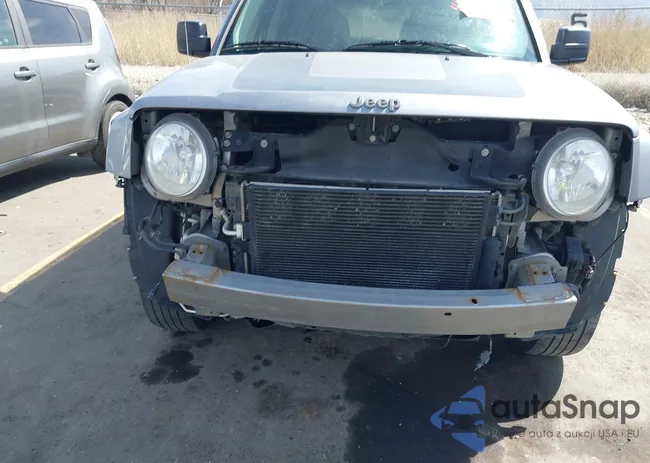 1C4NJPBA3GD748035: 41894795