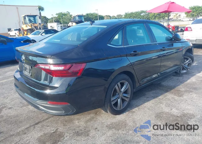 3VW7M7BU8RM002260: 41895030