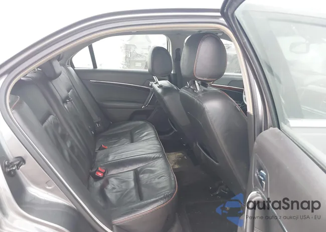 3LNHL2GC4BR767404: 41895780