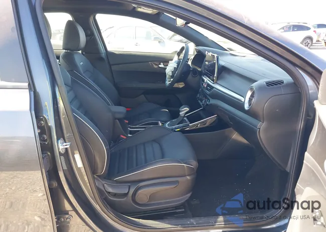 3KPF54AD3RE741607: 41897501