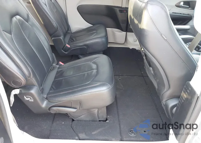 2C4RC1BG6HR691857: 41898413